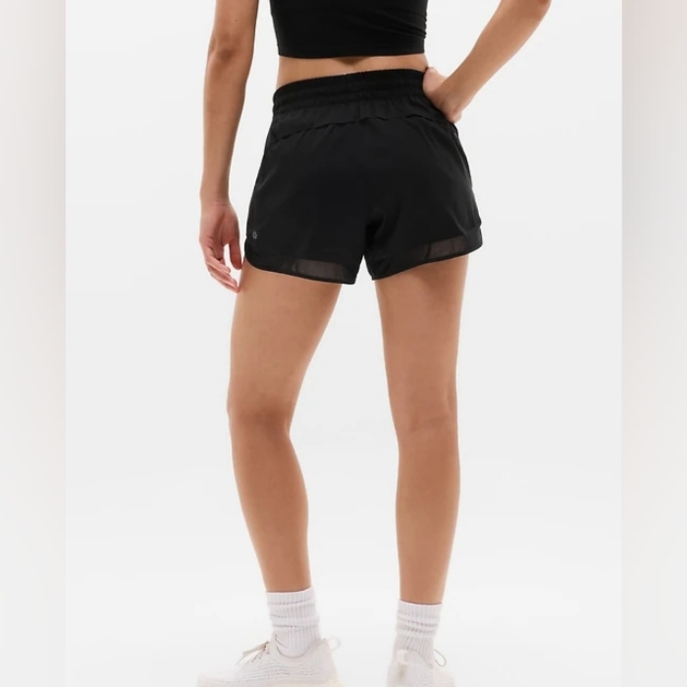 Athleta Mesh Racer Run Mid Rise 4" Short Sz Xs